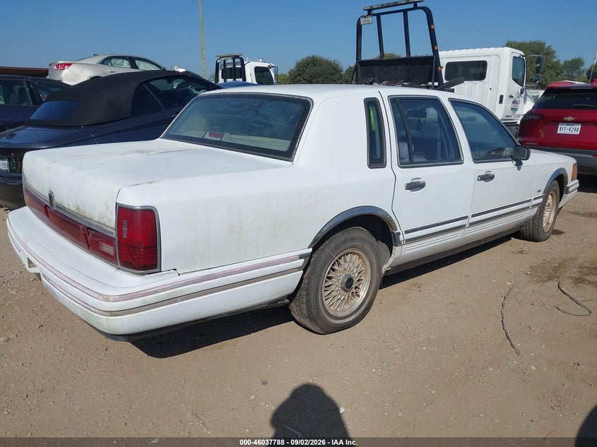 1991 LINCOLN TOWN CAR auction photo 4