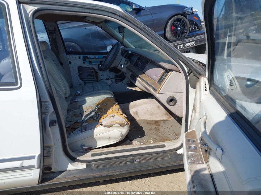 1991 LINCOLN TOWN CAR auction photo 5