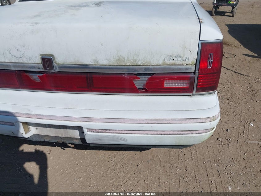 1991 LINCOLN TOWN CAR auction photo 6