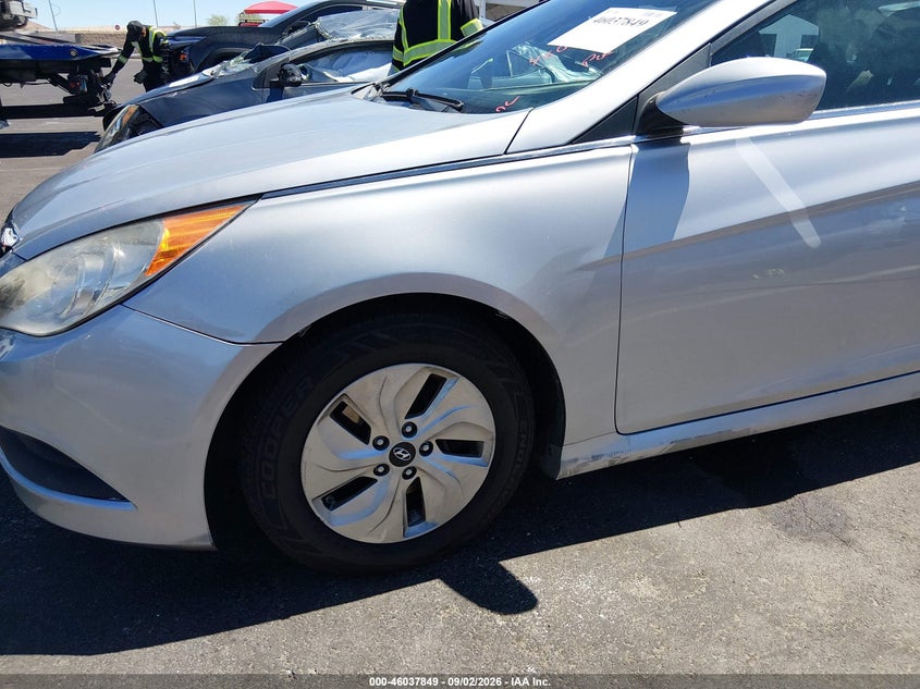 2014 HYUNDAI SONATA auction photo 6