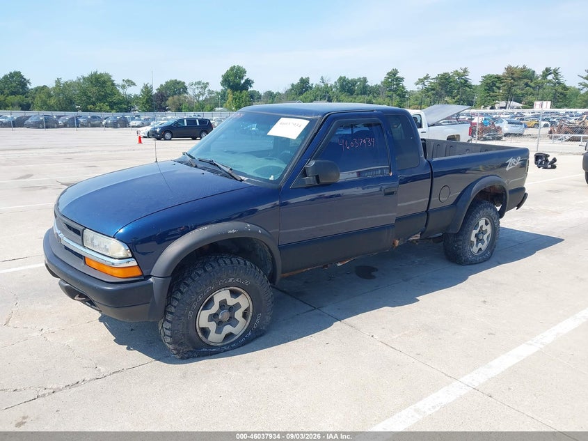 2000 CHEVROLET S-10 auction photo 2