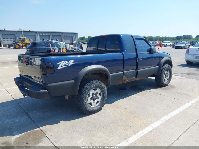 2000 CHEVROLET S-10 auction photo 4