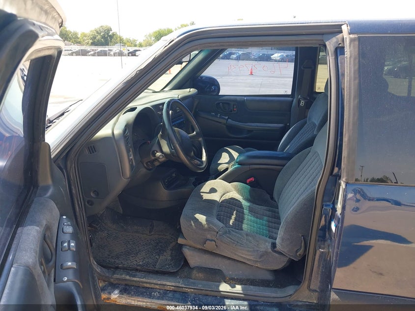 2000 CHEVROLET S-10 auction photo 8