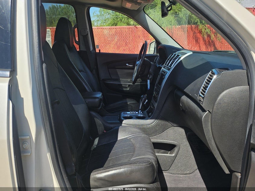 2010 GMC ACADIA auction photo 5