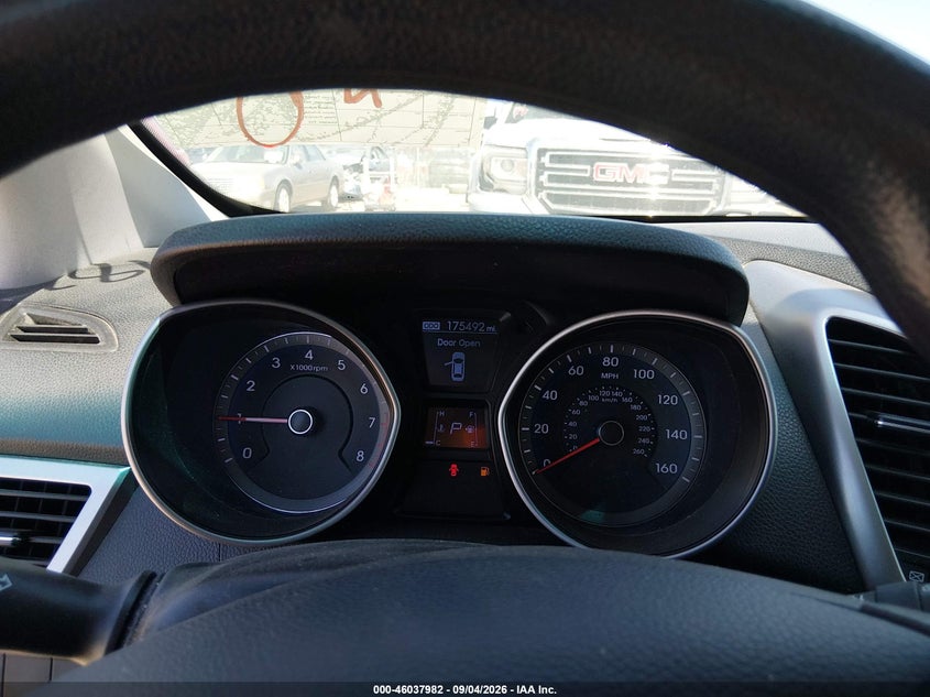2013 HYUNDAI ELANTRA GT auction photo 7