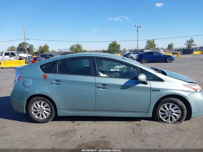 TOYOTA PRIUS PLUG-IN - zdjęcie 13