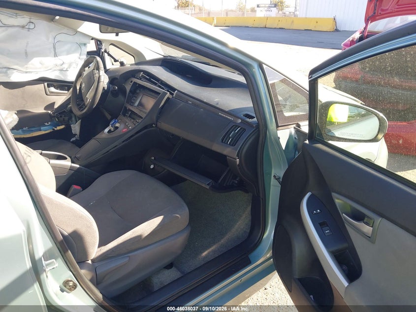 TOYOTA PRIUS PLUG-IN - zdjęcie 5