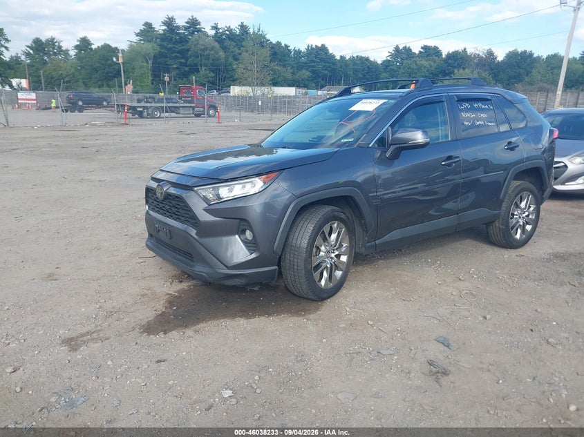 2021 Toyota RAV 4, Right Front, IAAI, VIN 2T3A1RFV8MC154743 — photo 2