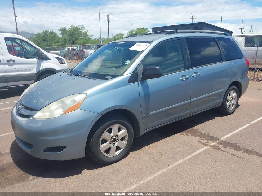 2008 TOYOTA SIENNA auction photo 2