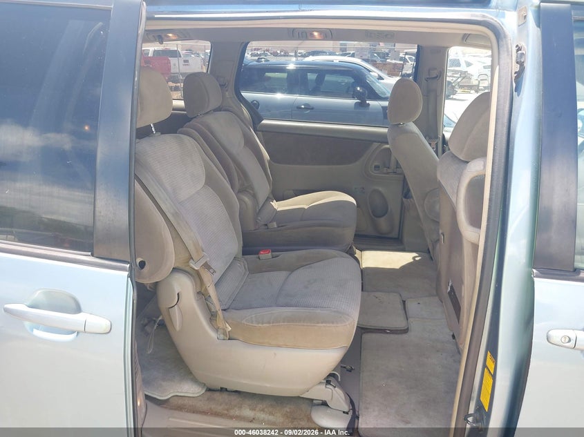 2008 TOYOTA SIENNA auction photo 8
