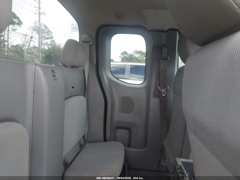 2016 NISSAN FRONTIER auction photo 8