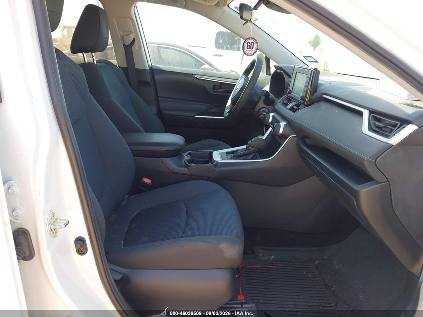2020 TOYOTA RAV4 auction photo 5