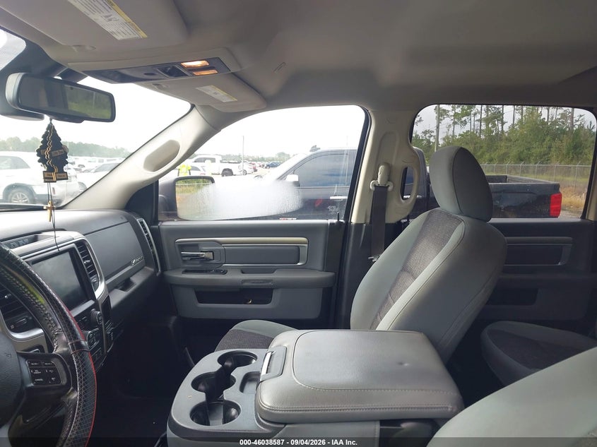 2019 RAM 1500 CLASSIC auction photo 5