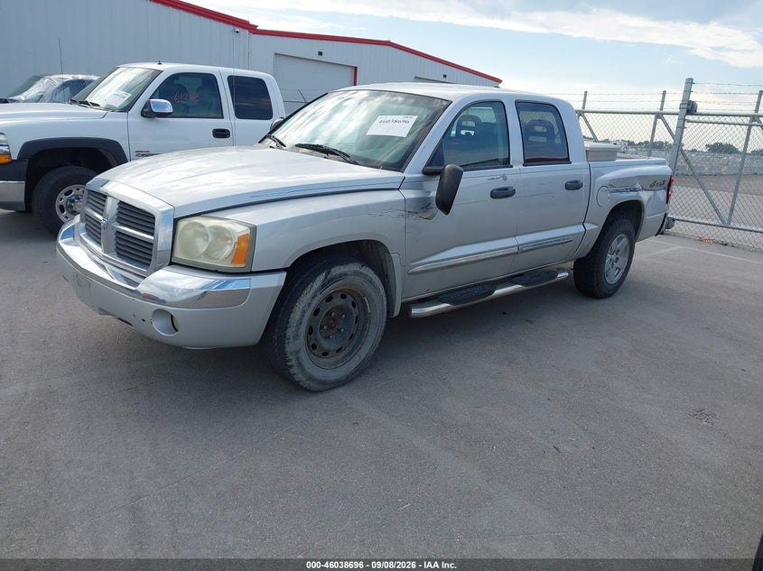 2005 DODGE DAKOTA auction photo 2