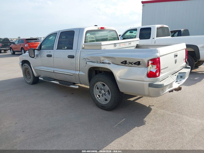 2005 DODGE DAKOTA auction photo 3