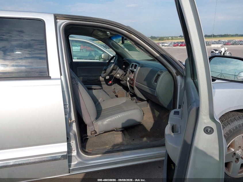2005 DODGE DAKOTA auction photo 5