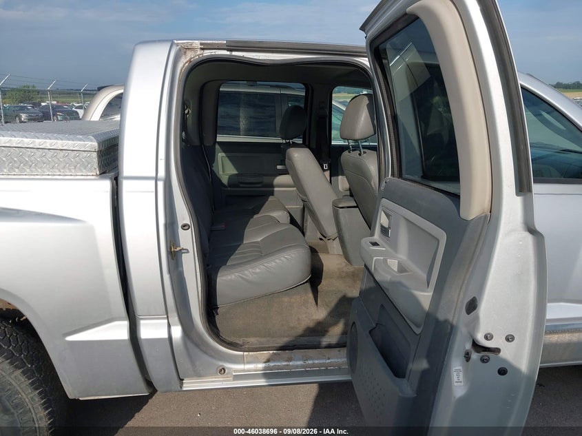 2005 DODGE DAKOTA auction photo 8