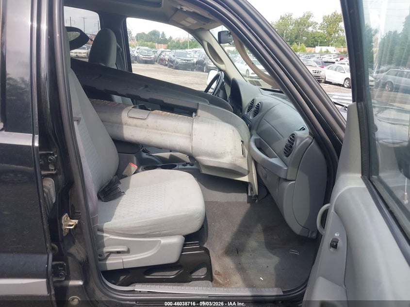 JEEP LIBERTY 2005 VIN 1J4GL48KX5W677655