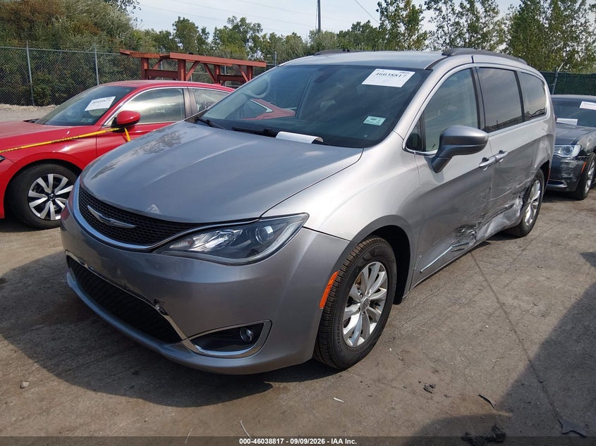 Vin: 2c4rc1bg2hr733795, lot: 46538272, chrysler pacifica touring-l 20172