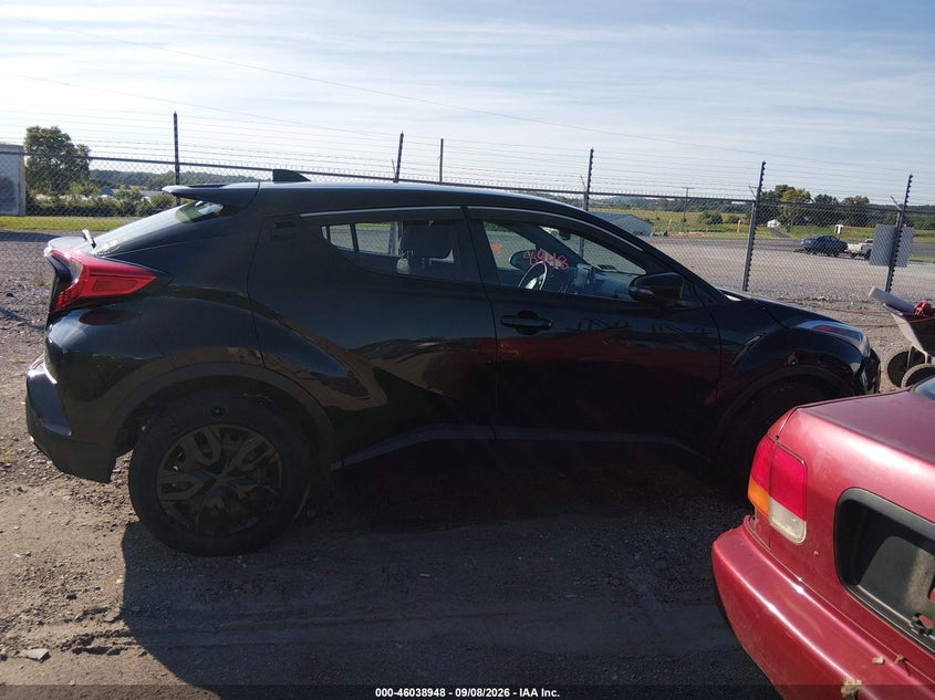 TOYOTA C-HR - zdjęcie 13