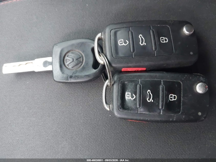 VOLKSWAGEN GTI 2013 VIN WVWHD7AJ1DW119072