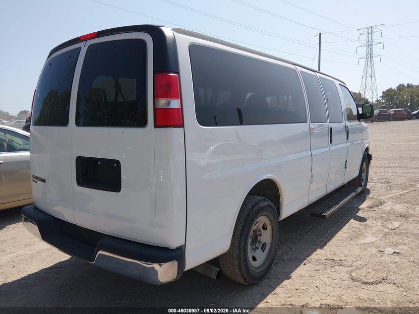 2015 CHEVROLET EXPRESS 3500 auction photo 4