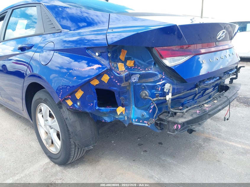 2021 HYUNDAI ELANTRA auction photo 6