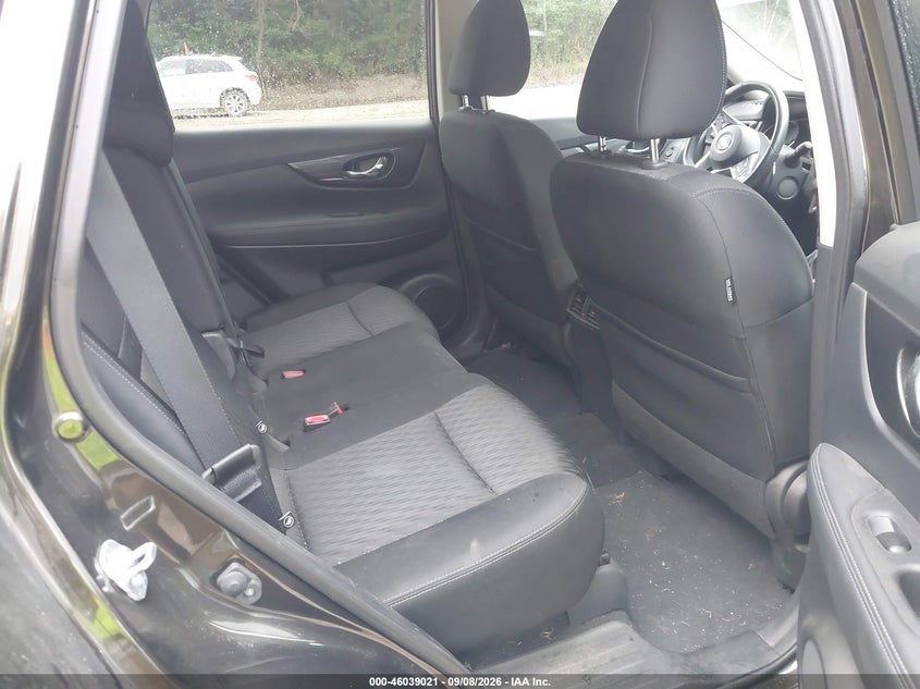 2017 NISSAN ROGUE auction photo 8