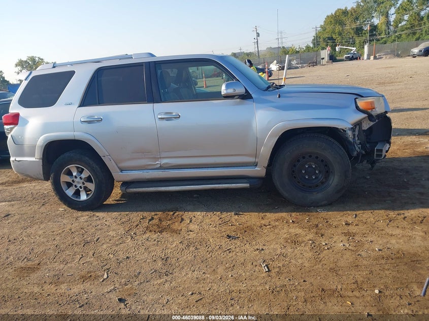 2011 TOYOTA 4RUNNER SR5 V6 · Фото 14