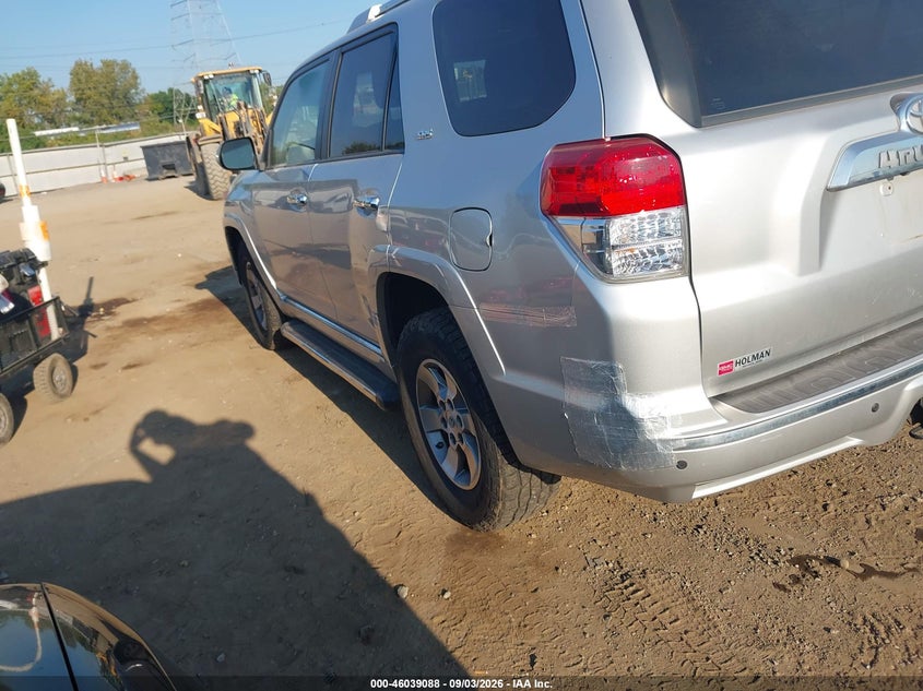 2011 TOYOTA 4RUNNER SR5 V6 · Фото 3