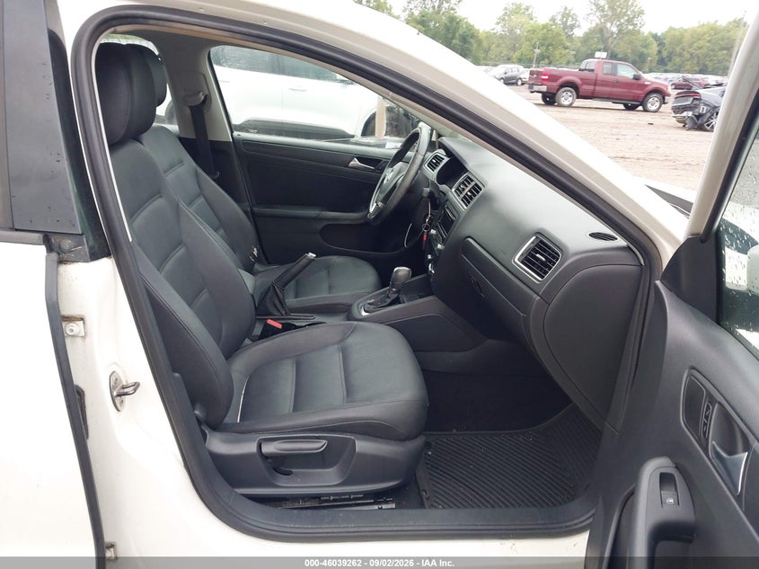 2012 VOLKSWAGEN JETTA auction photo 5