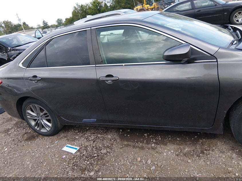 TOYOTA CAMRY - zdjęcie 14