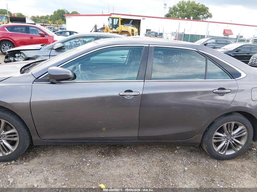 TOYOTA CAMRY - zdjęcie 15