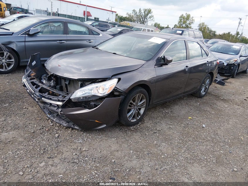 TOYOTA CAMRY - zdjęcie 2