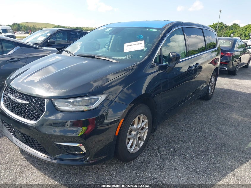 Vin: 2c4rc1bgxpr530555, lot: 46538744, chrysler pacifica touring l 20232