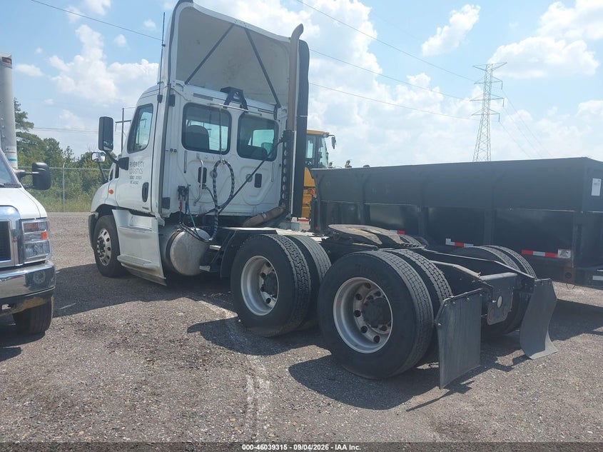 2014 FREIGHTLINER CASCADIA 113 auction photo 3
