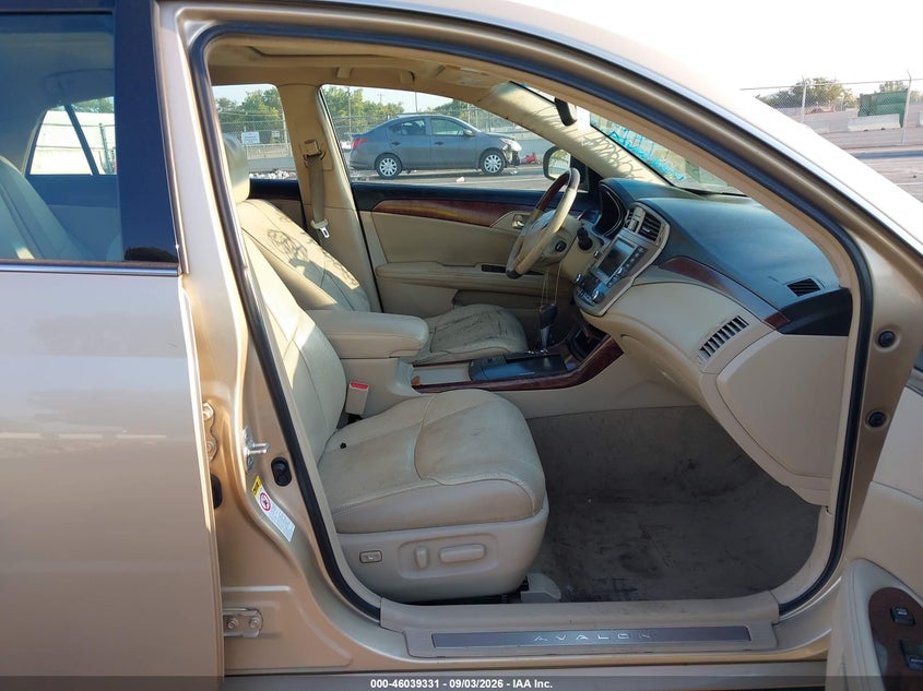 2012 TOYOTA AVALON auction photo 5