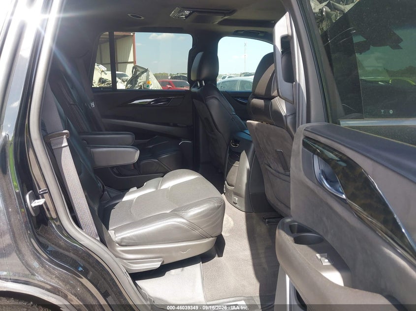 CADILLAC ESCALADE - zdjęcie 8