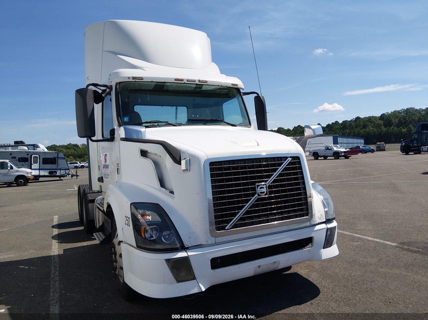2012 VOLVO VN