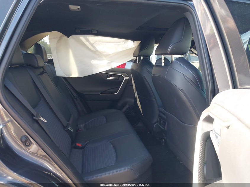 TOYOTA RAV4 HYBRID - zdjęcie 8
