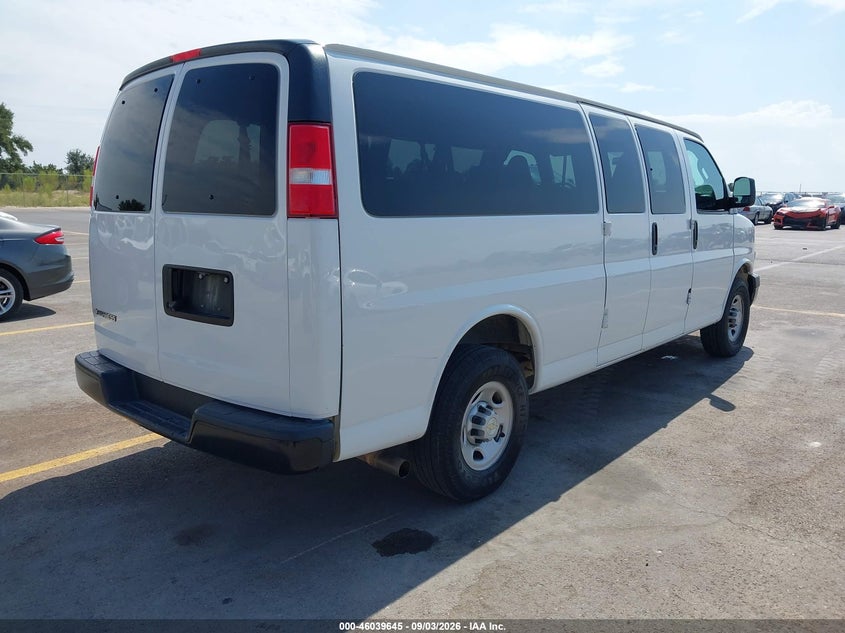 2020 CHEVROLET EXPRESS PASSENGER auction photo 4
