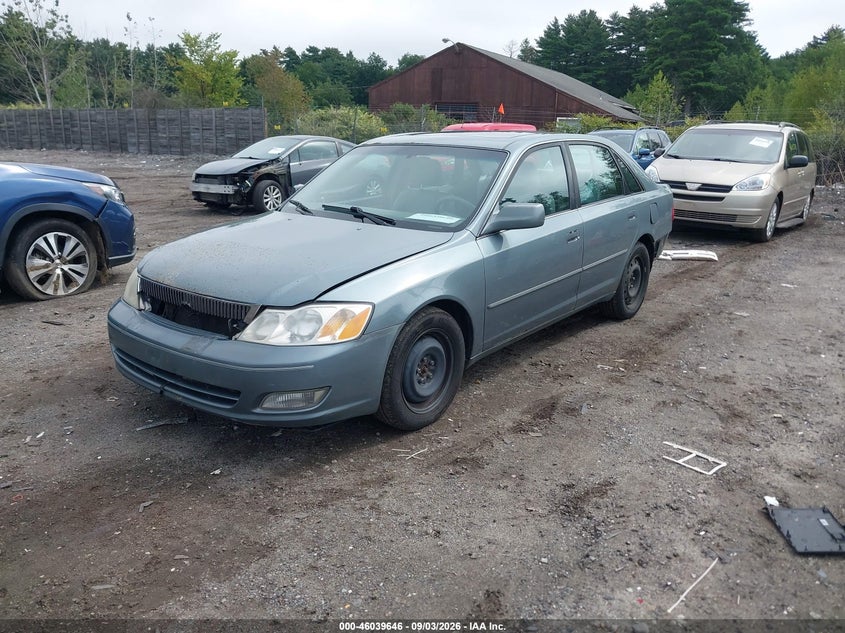 2000 TOYOTA AVALON auction photo 2