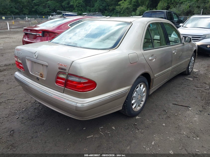 2001 MERCEDES-BENZ E 320 auction photo 4