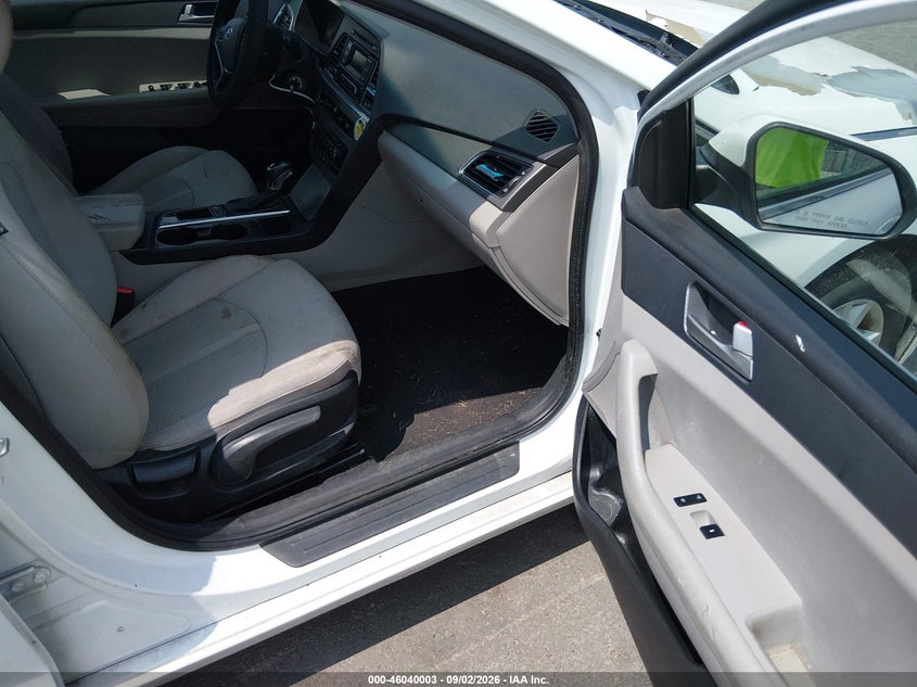 2017 HYUNDAI SONATA auction photo 5