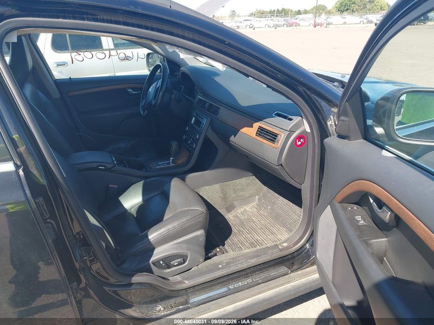 2010 VOLVO XC70 3.2 · Фото 5