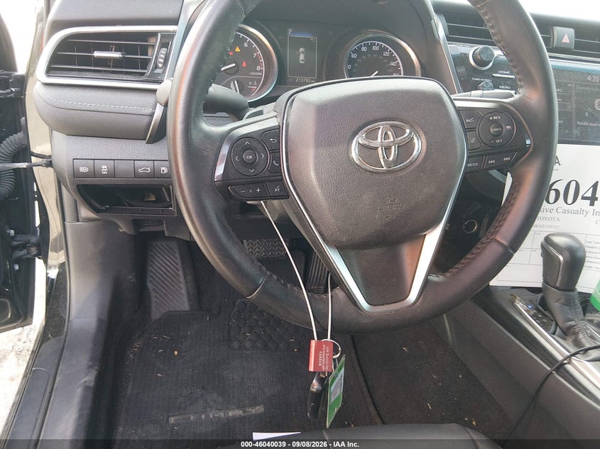 TOYOTA CAMRY - zdjęcie 11