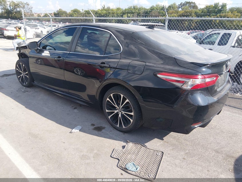 TOYOTA CAMRY - zdjęcie 3