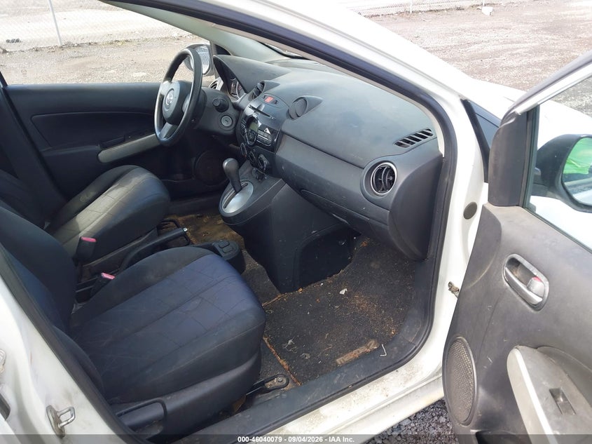 2011 MAZDA MAZDA2 auction photo 5