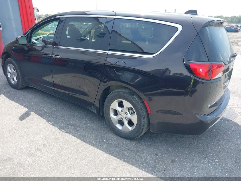 2018 CHRYSLER PACIFICA HYBRID auction photo 3
