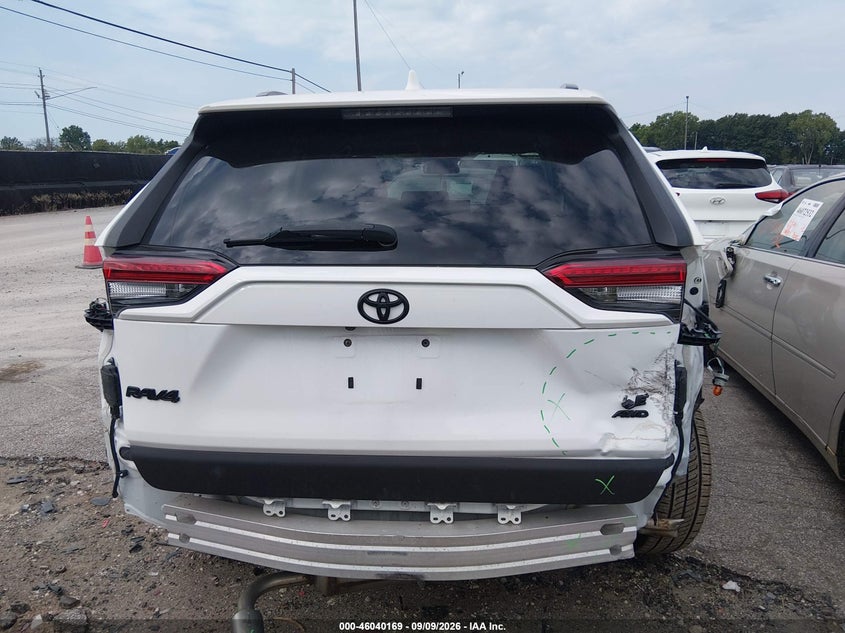 TOYOTA RAV4 - zdjęcie 17
